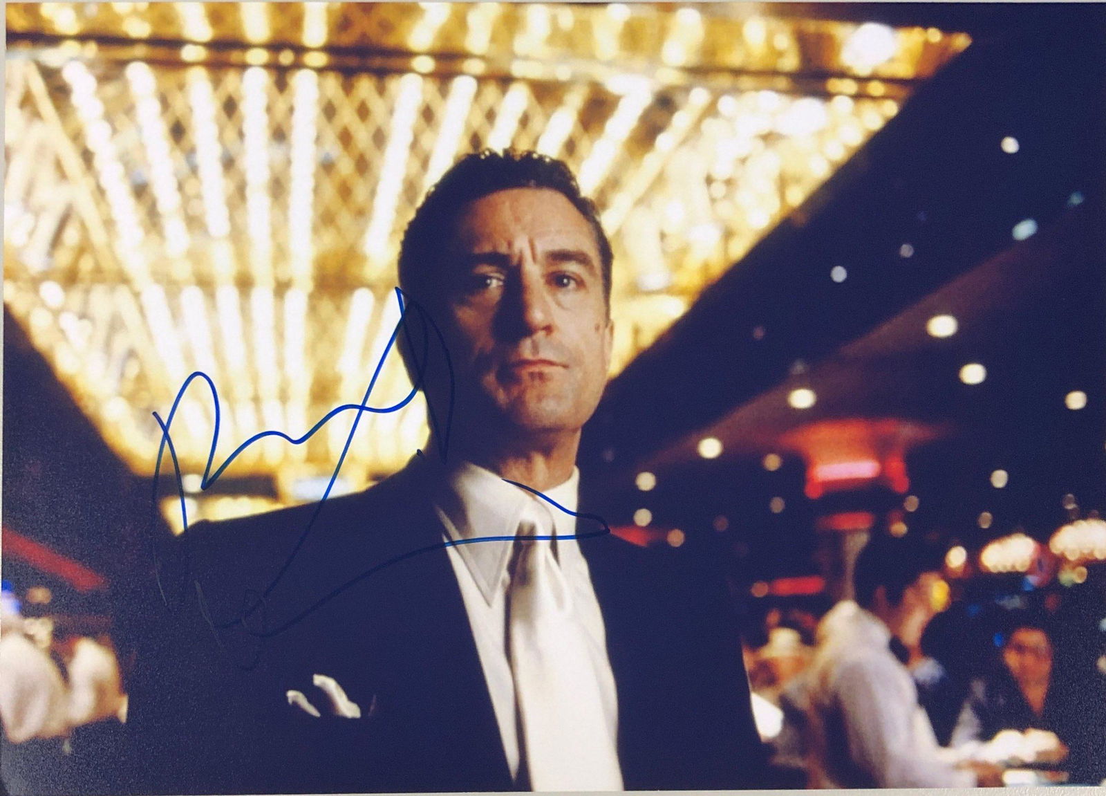 Casino Robert De Niro Signed Photo: Autographed by:Robert De NiroSize: 8" x 10"Authentication Code: PC25546Unframed Vertified and Excellent Condition. Please kindly read our Terms and Conditions before bidding.