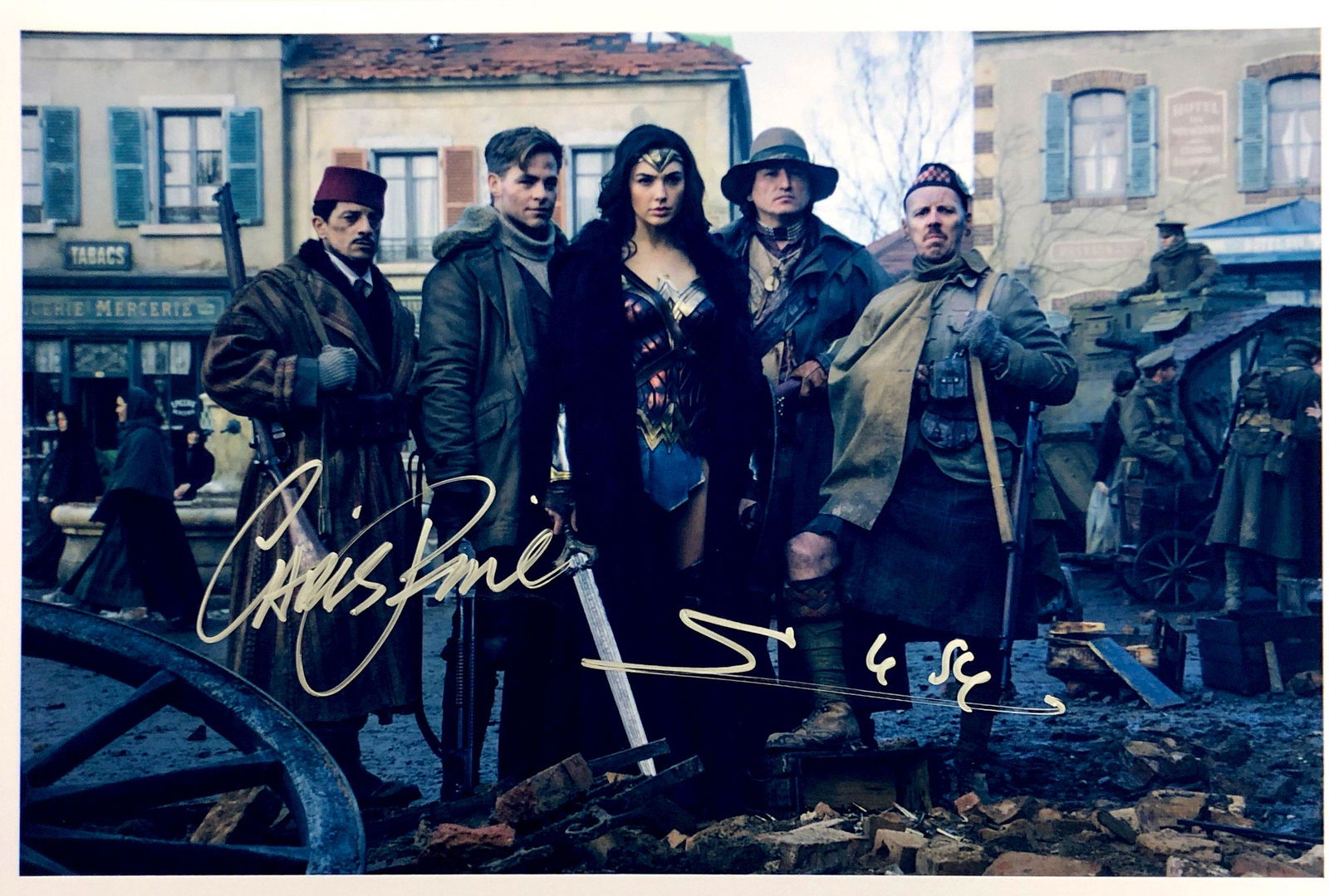 Gal Gadot Autograph Signed Wonder Woman Photo (1 of 1)
