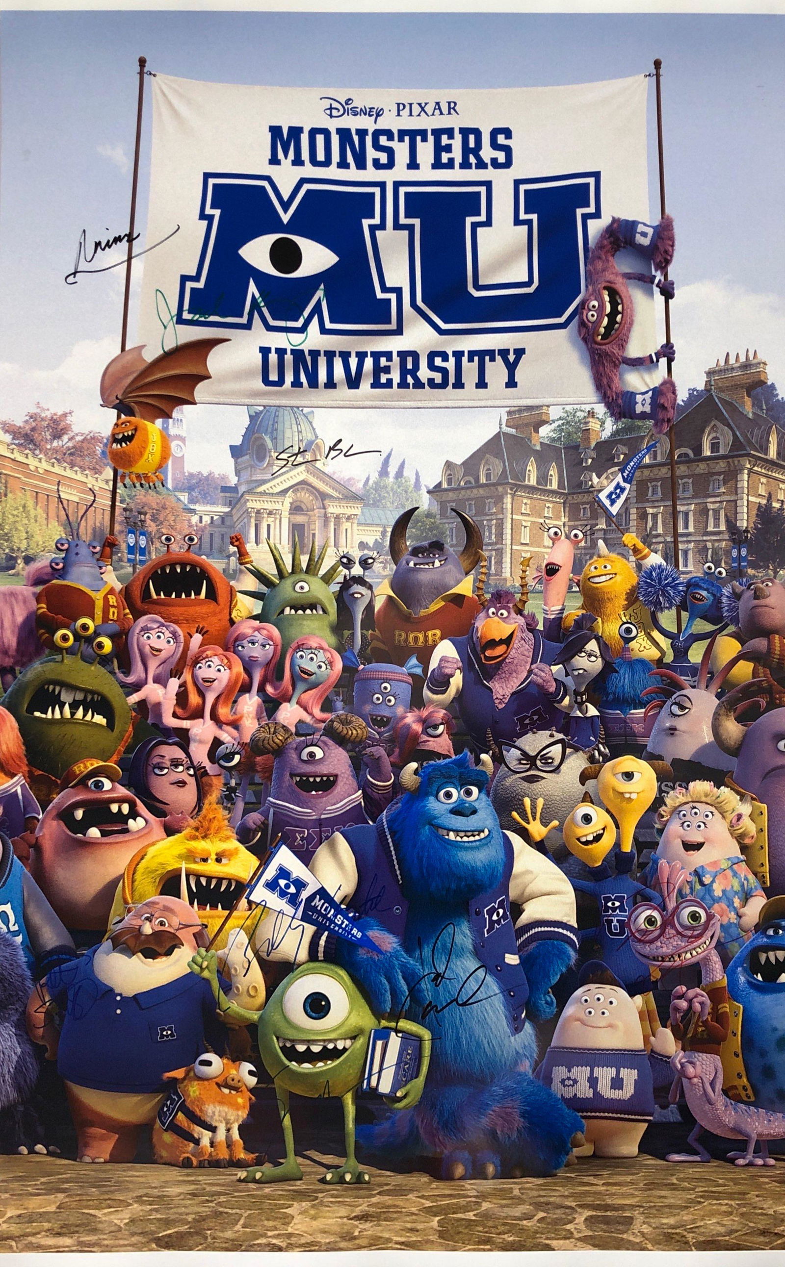 Signed Monster University Billy Crystal Poster: Category: Autograph CollectiblesUnframed Vertified and Excellent ConditionPlease kindly read our Terms and Condition before bidding.Signed by:Billy Crystal, John Goodman, Peter Sohn, Joel Murray, Sean