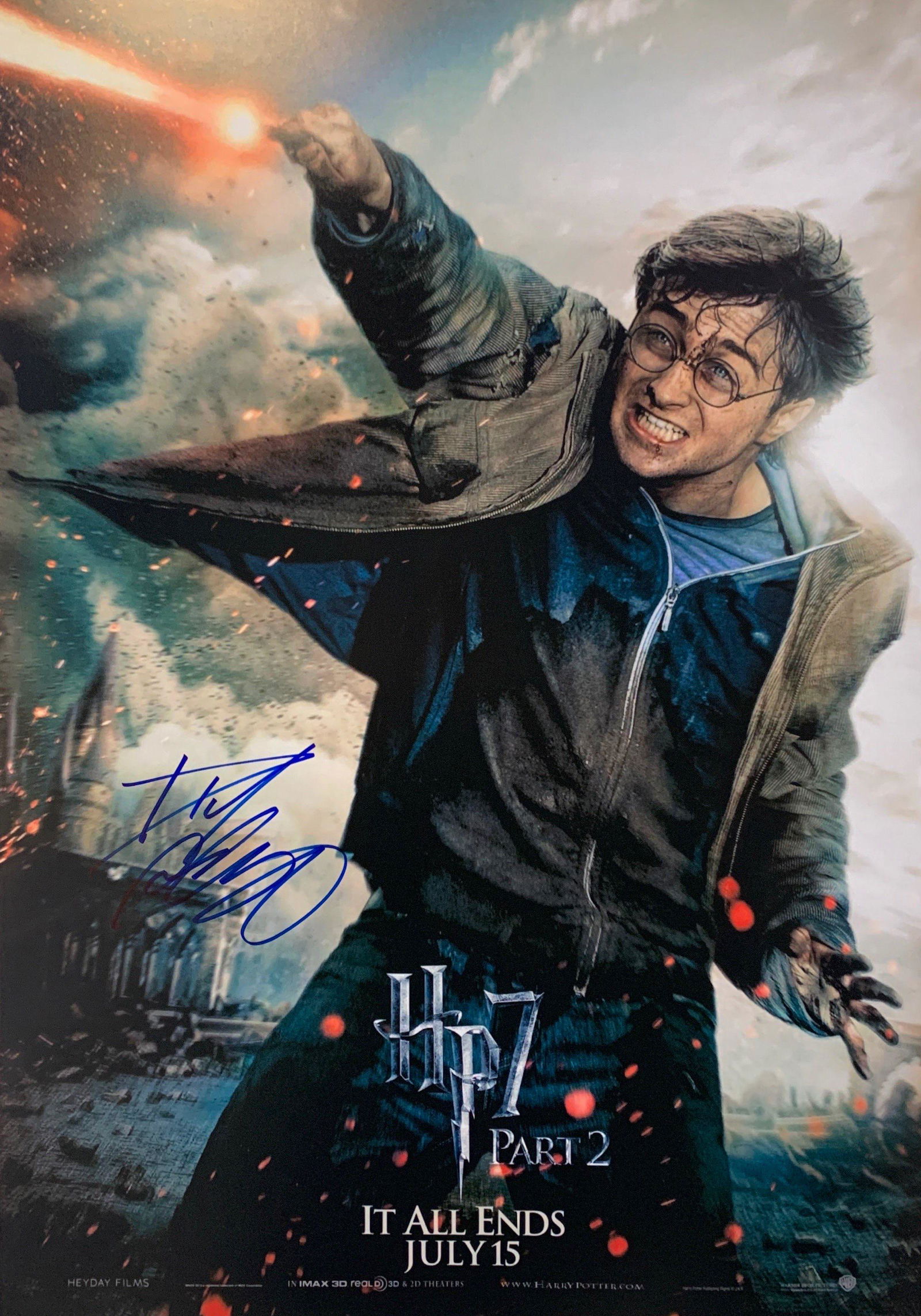 Daniel Radcliffe Autograph Signed Harry Potter Poster: Category: Autograph CollectiblesAutograph Includes: Daniel RadcliffeSize : 18' x 24'Item is in great condition with no damage, unframed and certified.Please review our Terms and Conditions before bidd