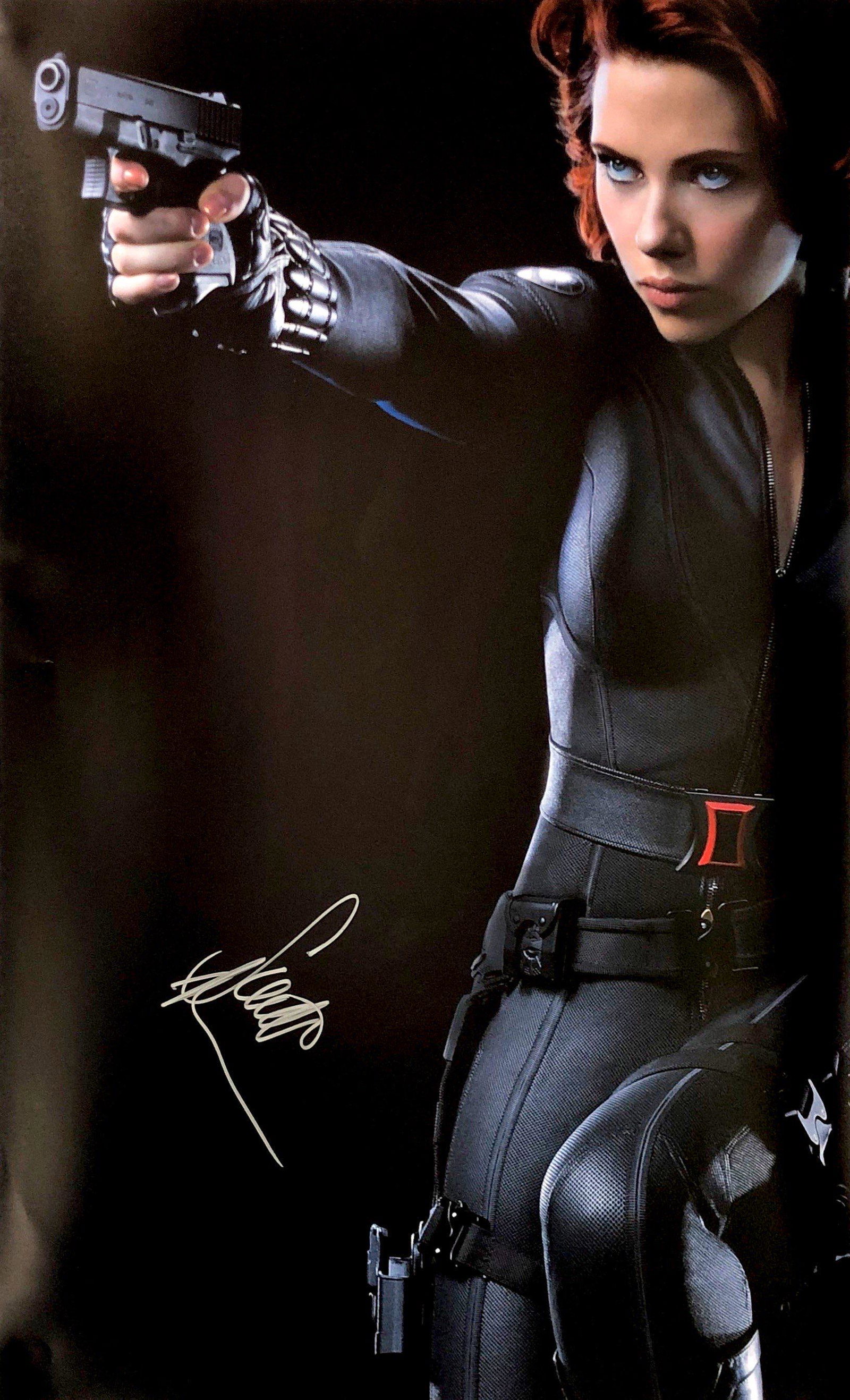 Scarlett Johanson Autograph Signed Avengers Black Widow: Category: Autograph CollectiblesSize: Width 16 inches x Height 23 inchesAutograph Includes: Scarlett JohansonUnframed Vertified and Excellent ConditionPlease kindly read our Terms and Condition before