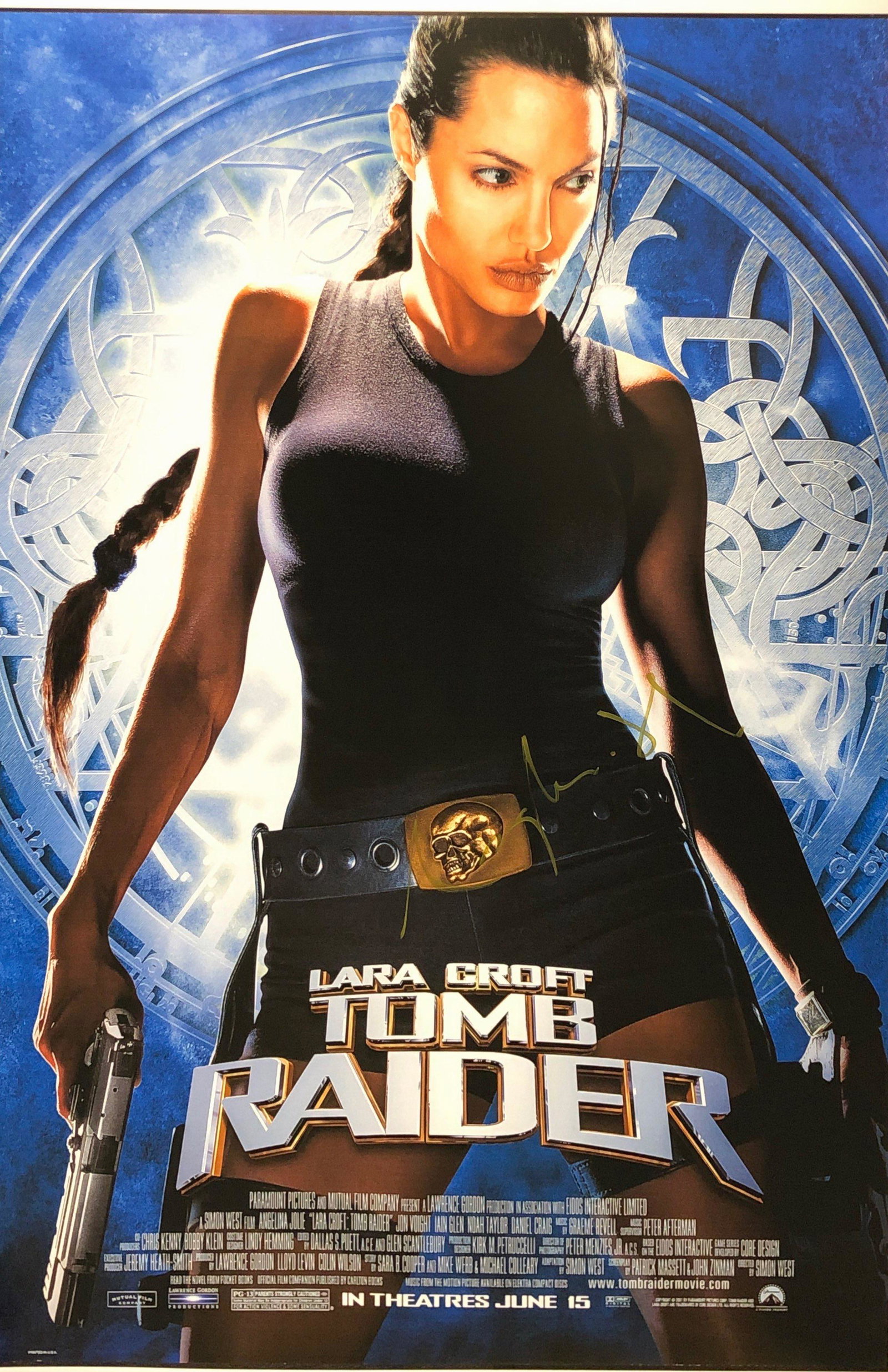 Tomb Raider Angelina Jolie Poster Signed: Category: Autograph CollectiblesUnframed Vertified and Excellent Condition Please kindly read our Terms and Condition before bidding.Autographed by:Angelina JolieSize : 24" x 36"