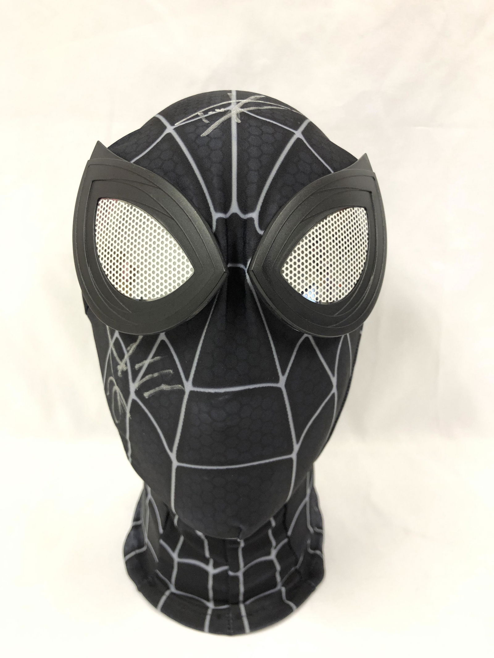 Spiderman Tom Holland Signd Mask (1 of 3)