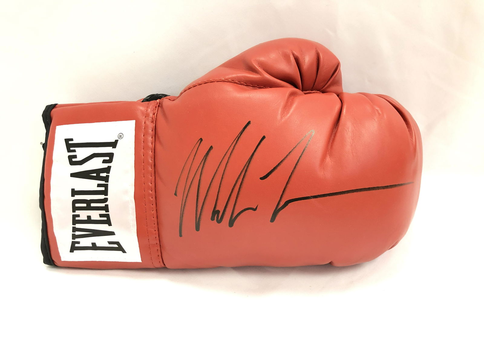 Mike Tyson Autograph Signd Boxing Glove (1 of 1)