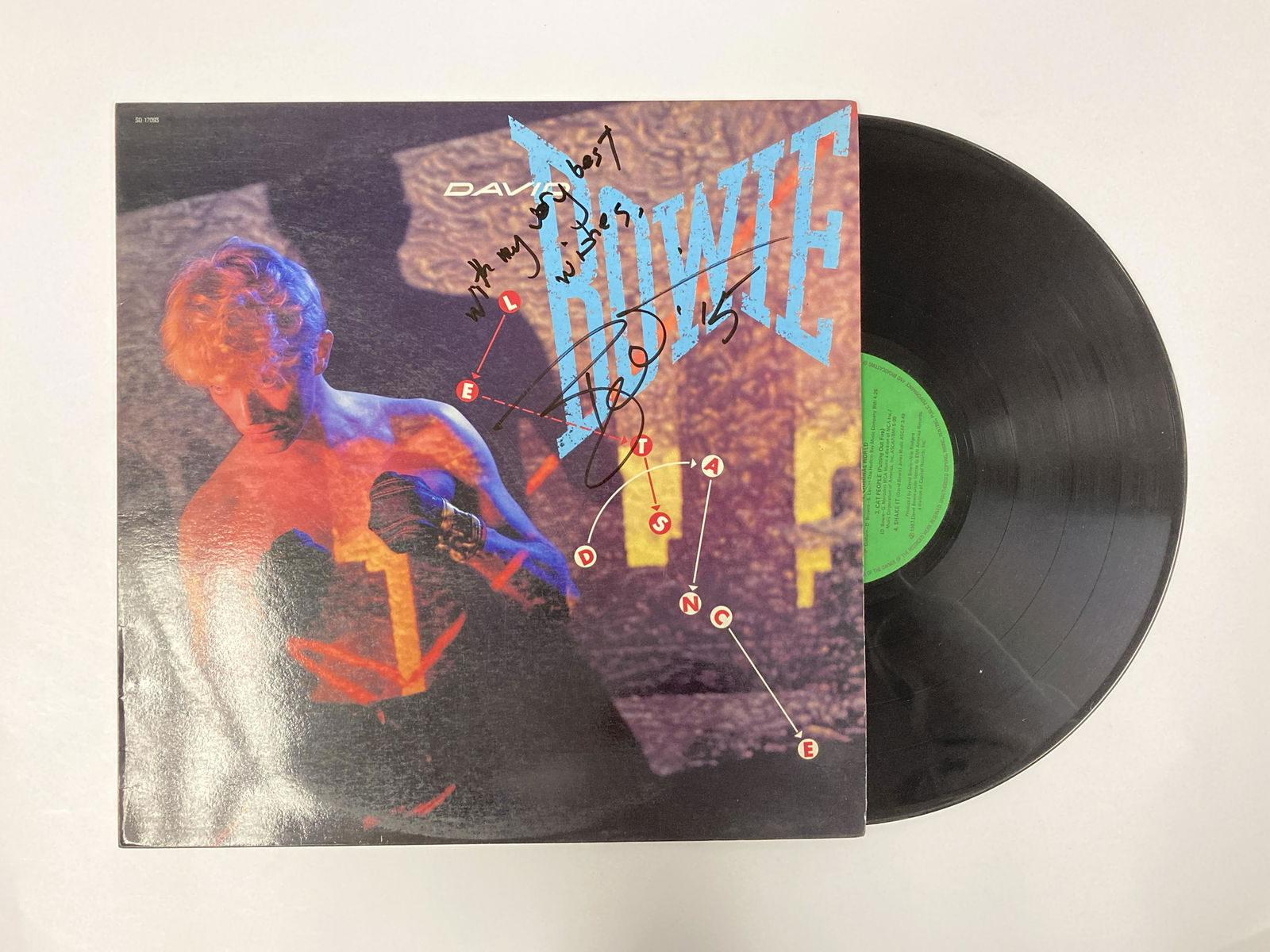 Autograph Signed David Bowie Lets Dance Vinyl: Category: Autograph CollectiblesAutograph Includes: David BowieItem is in great condition with no damage, unframedIf image of documentation is not attached in the listing, the lot is sold without docu
