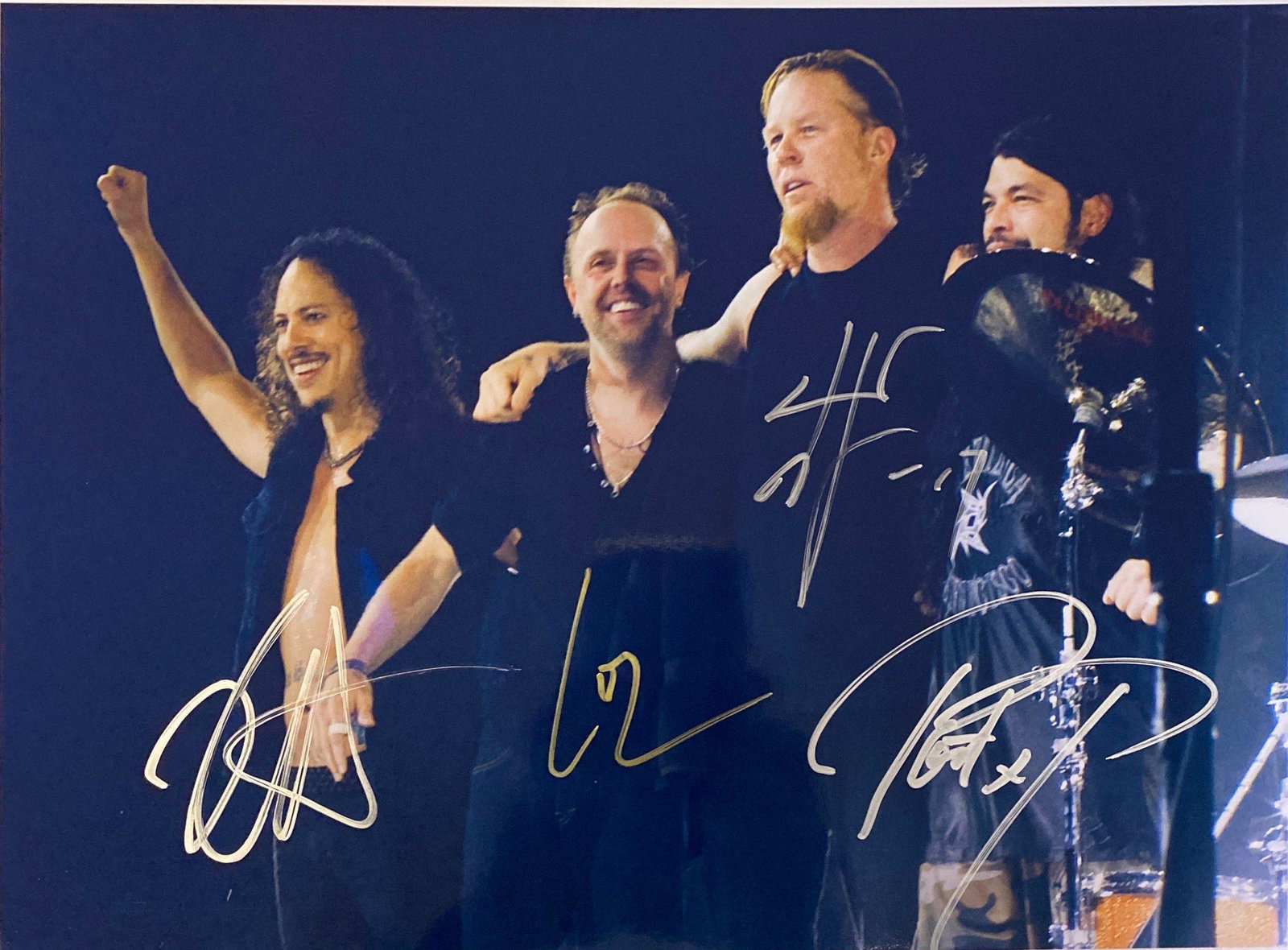 Autograph Signed Metallica Kirk Hammett Photo: Category: Autograph CollectiblesAutograph Includes: Kirk Hammett, Lars Ulrich, James Hetfield, Robert TrujilloSize 8 Inches x 10 InchesUnframed Vertified and Excellent ConditionDetails are as shown in