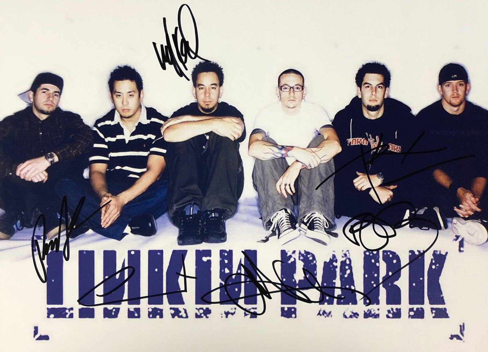 Linkin Park Chester Bennington Signed Photo: Autographed by:Chester Bennington, Mike Shinoda, Joe Hahn, Dave Farrell, Rob Bourdon, Brad DelsonAuthentication Code: PC26366Unframed Vertified and Excellent Condition Please kindly read our Terms and