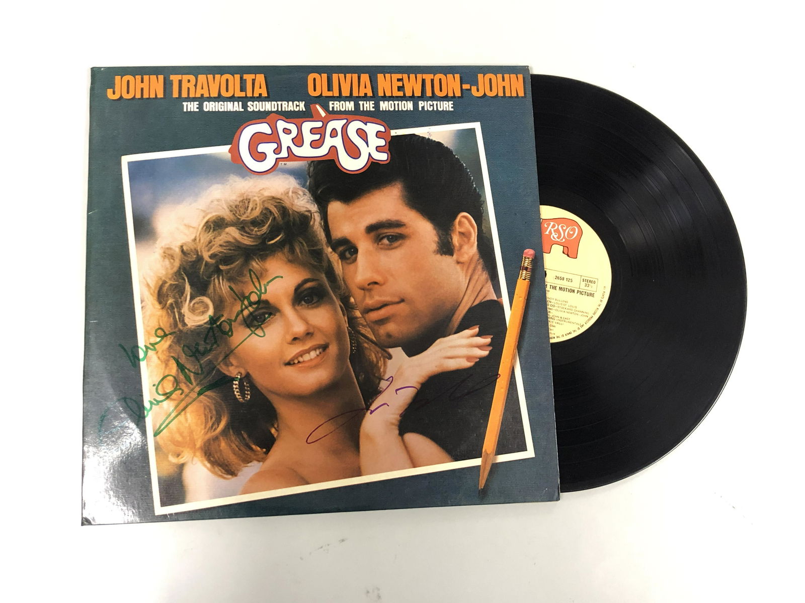 Autograph Signed Grease Vinyl: Category: Autograph CollectiblesAutograph Includes: Olivia Newton-John, John TravoltaItem is in great condition with no damage, unframedIf image of documentation is not attached in the listing, the lo