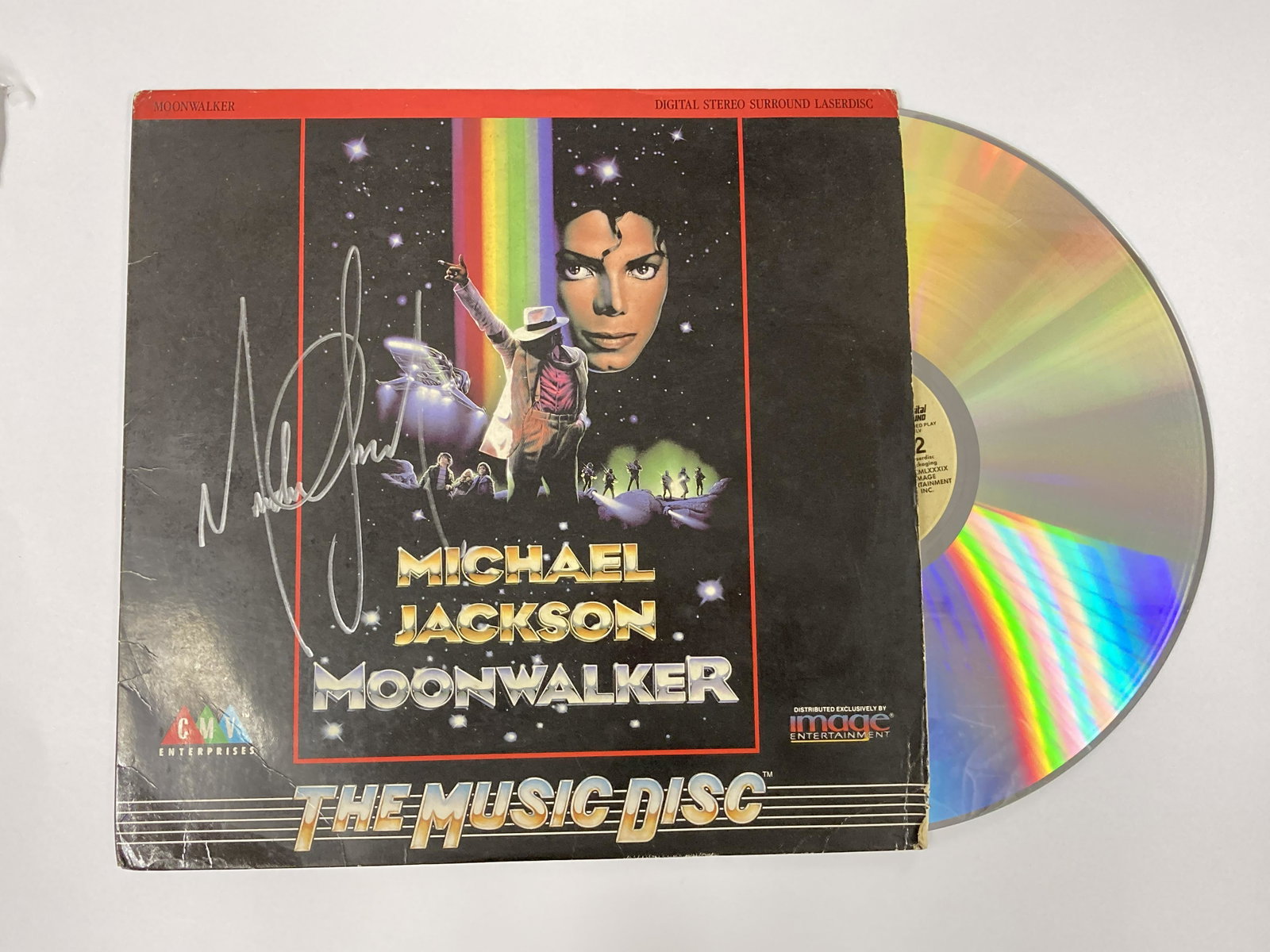 Autograph Signed Michael Jackson Moonwalker Vinyl: Category: Autograph CollectiblesAutograph Includes: Michael JacksonItem is in great condition with no damage, unframedIf image of documentation is not attached in the listing, the lot is sold without 