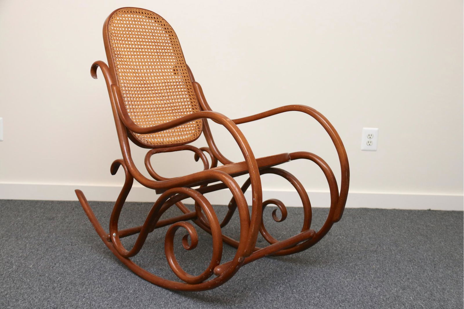 Thonet Bentwood Rocker (1 of 5)