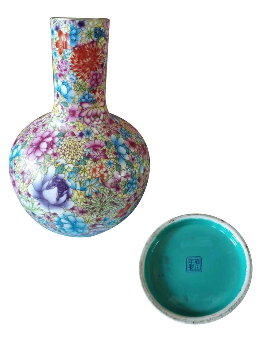 A QING DYNASTY STYLE FAMILLE ROSE FLOWERS PATTERN (1 of 1)