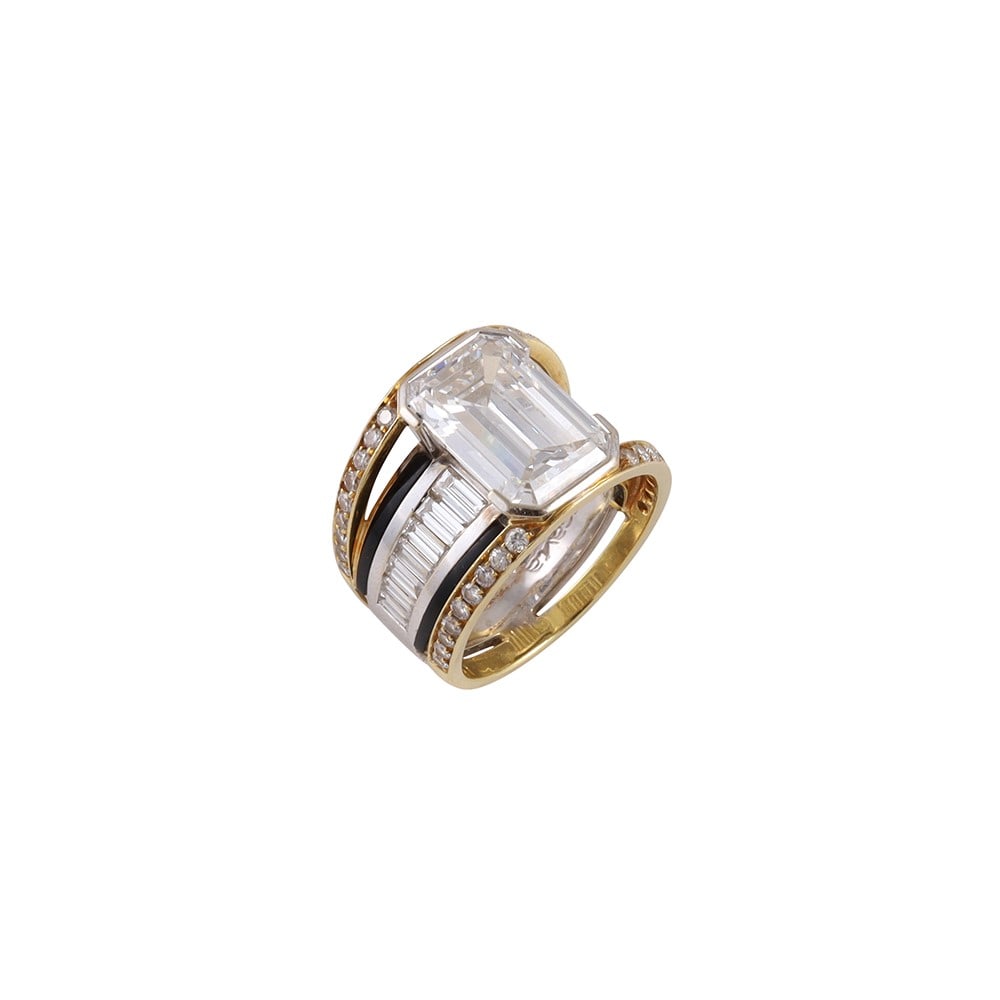 7,40 CT DIAMOND SET ON A 18KT GOLD RING WITH DIAMONDS AND ONYX, BY SCAVIA (1 of 1)