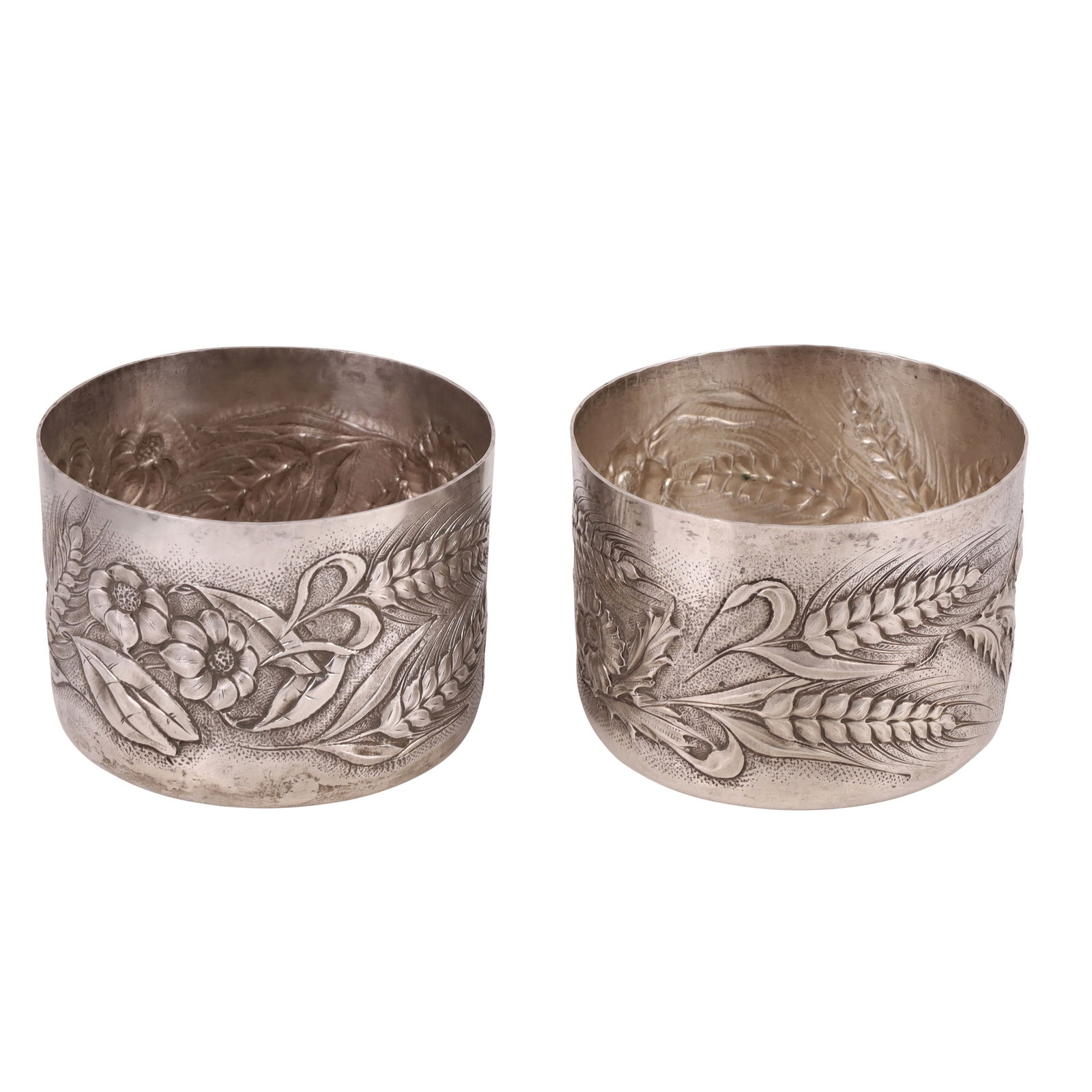 SET OF TWO 800 SILVER TUMBLER, BY BRANDIMARTE: Total weight approx. gr. 300 Dimensions approx. 8,5 x (h) 6,5 cm Hallmark: 283 FI (Brandimarte S.p.A. - Firenze) Signed and dated on the base: Brandimarte 75