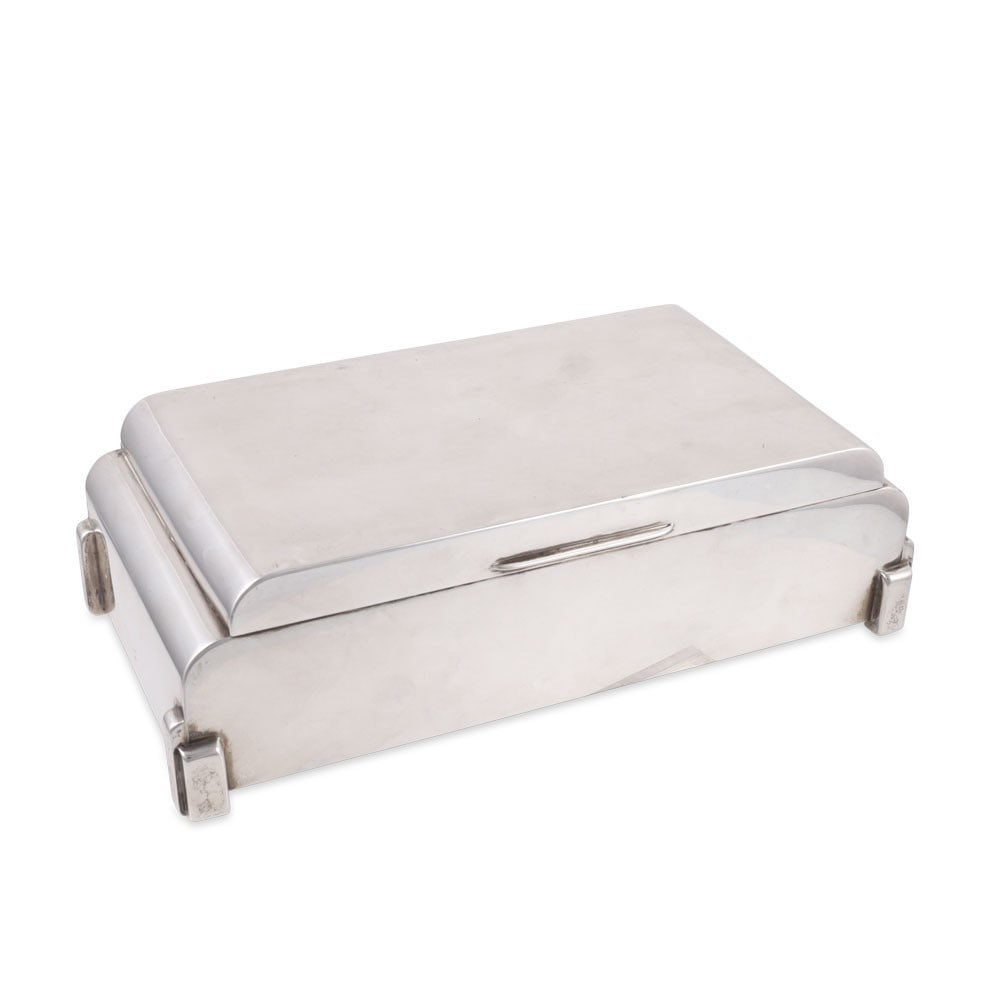 925 SILVER BOX, MAPPIN & WEBB: Total gross weight approx. gr. 770 (wood-lined interior) Dimensions approx. 18 x 9 x 5,5 cm London, approx. 1913 
