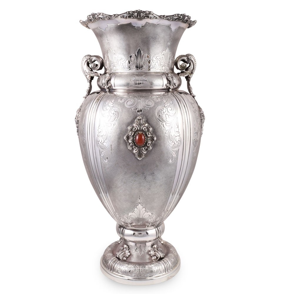 800 SILVER VASE SET WITH HARDSTONES: Total weight approx. gr. 1.440 Height approx. 36 cm Hallmark 48 MI with fasces (Fassi Arno - Milano)