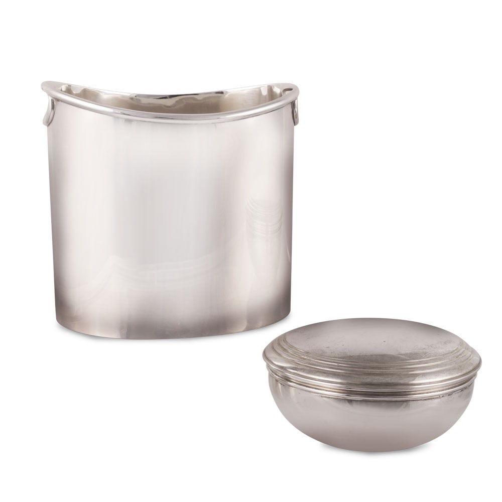 LOT COMPRISING 800 SILVER ICE BUCKET AND 925 SILVER BOX: Ice bucket weight approx. gr. 490 - dimensions approx. 14 x 10 x 12,5 cm - Hallmark 39 MI (Cacchione F.lli - Milano), maker's mark F.C. Box weight approx. gr. 130 - dimensions approx. 12 x
