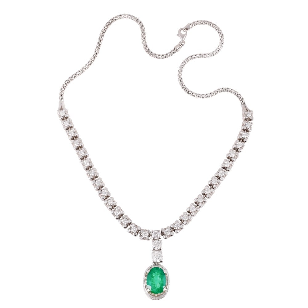 18KT GOLD NECKLACE SET WITH DIAMONDS AND EMERALD: Total weight gr. 35,6 Emerald weight approx. 3,80 ct Length approx. 43 cm