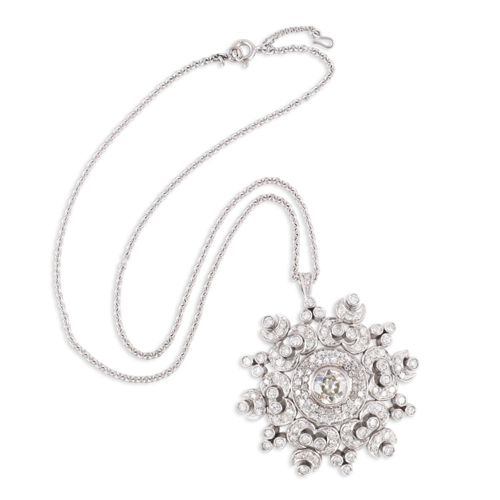 18KT GOLD BROOCH - PENDANT AND CHAIN, SET WITH DIAMONDS (1 of 1)