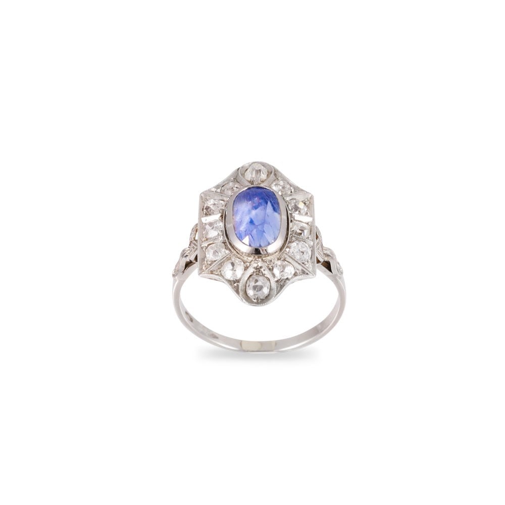 18KT GOLD RING SET WITH SAPPHIRE AND DIAMONDS (1 of 1)