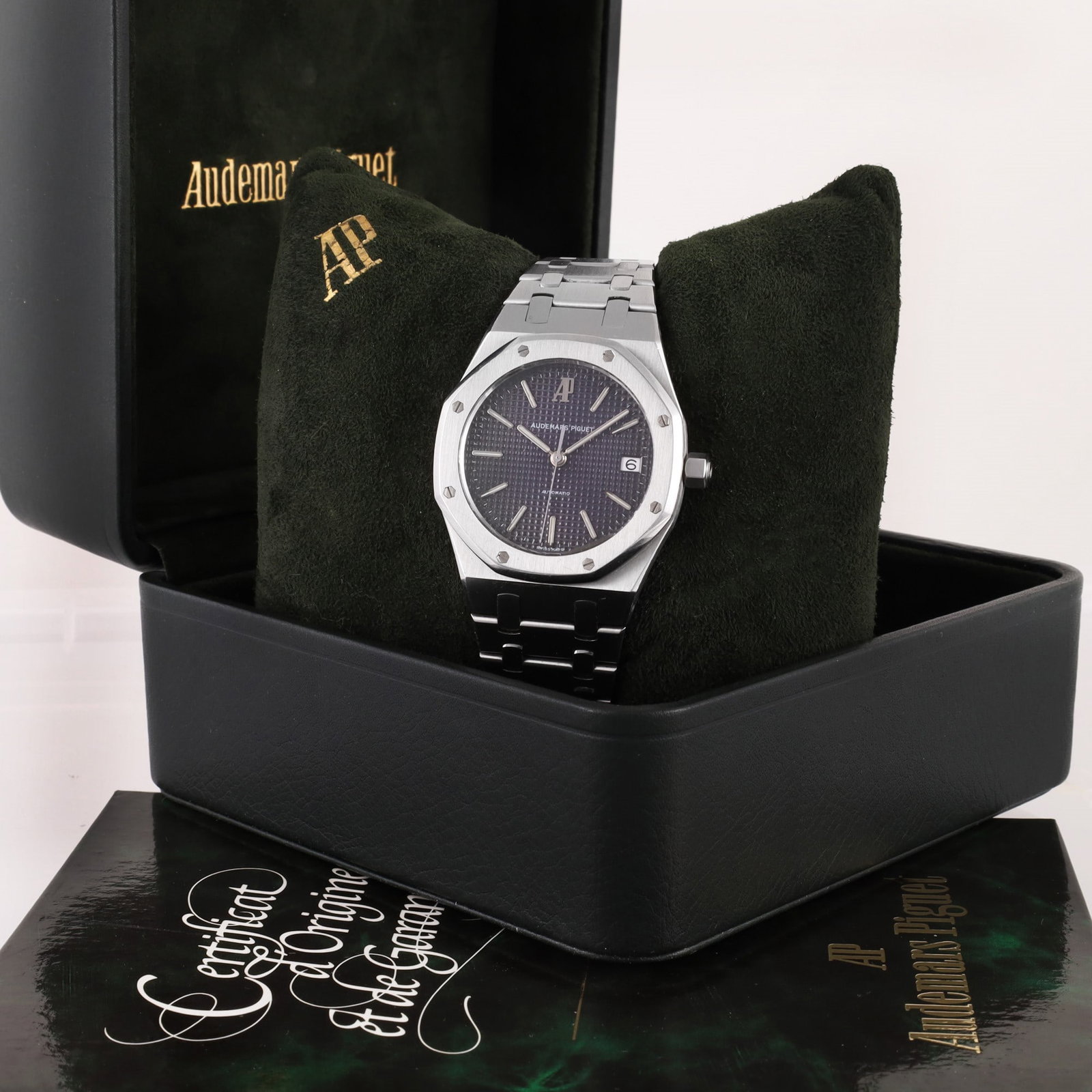 AUDEMARS PIGUET: AUDEMARS PIGUET Ref: 14700/789ST, 'Royal Oak', No. 089 A fine and extremely rare, self-winding, stainless steel wristwatch with date and original bracelet with deployant clasp Sold in 1991.