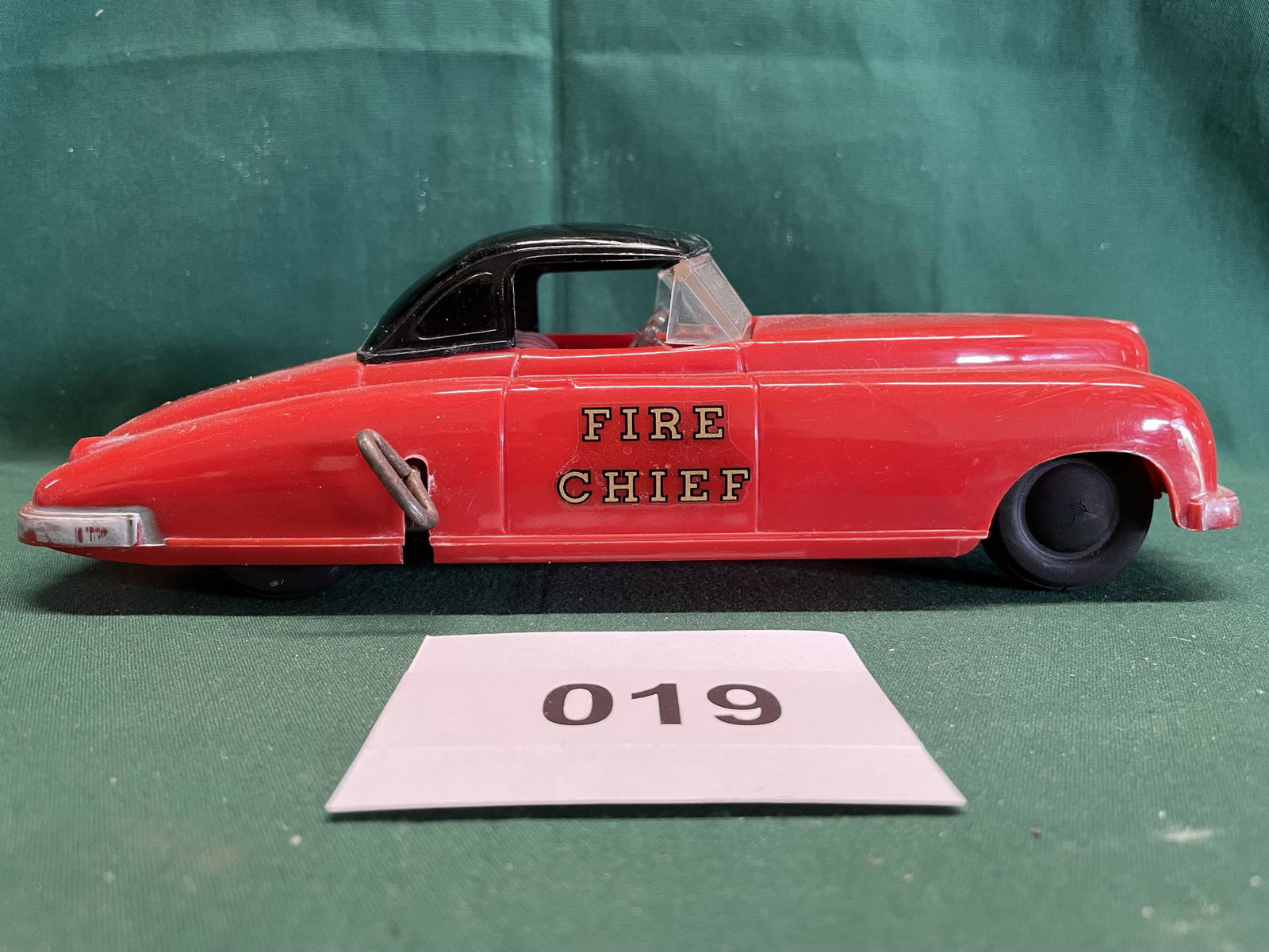 1940's Saunders Plastic Packard Fire Chief: Works. Shipping is available.