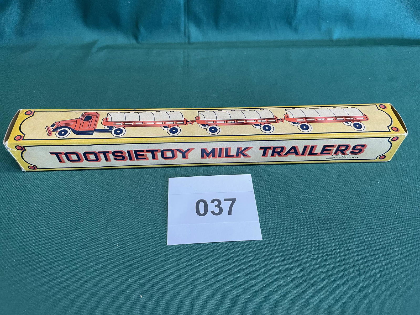 Tootsie Toy Milk Trailers (1 of 4)