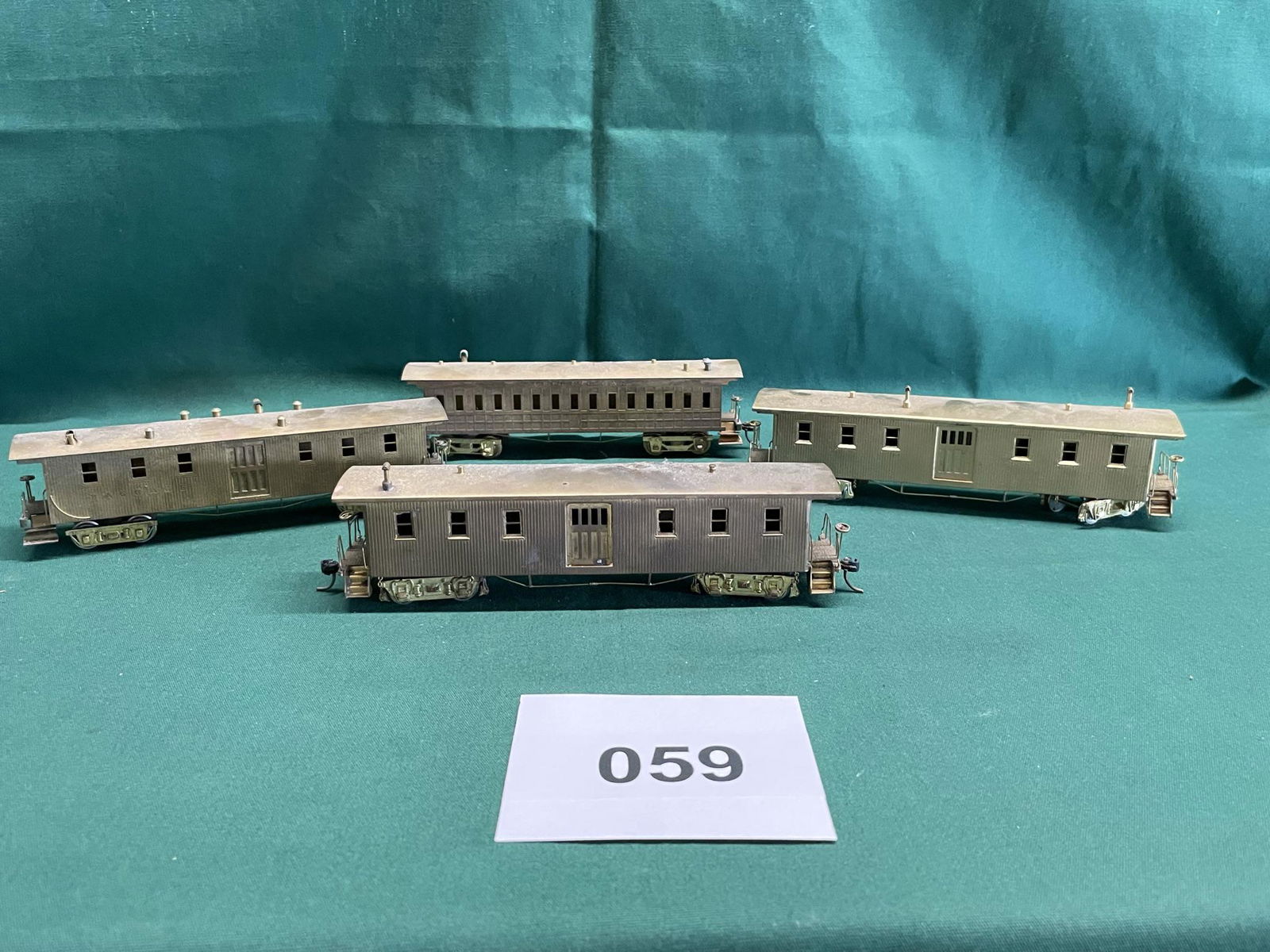 1950's Set of 4 Solid Brass HO Scale Rolling Stock (1 of 8)