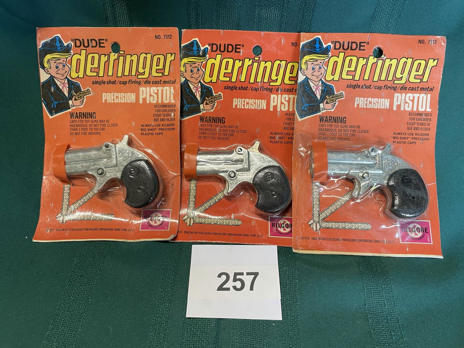 3 Dude Derringer Cap Pistols by Kilgore. (1 of 4)