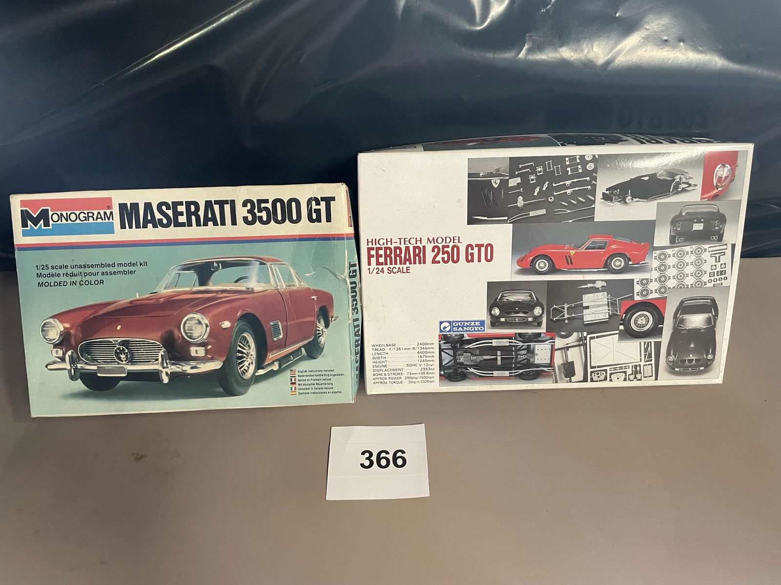 (2) Model Kits, (1 of 5)