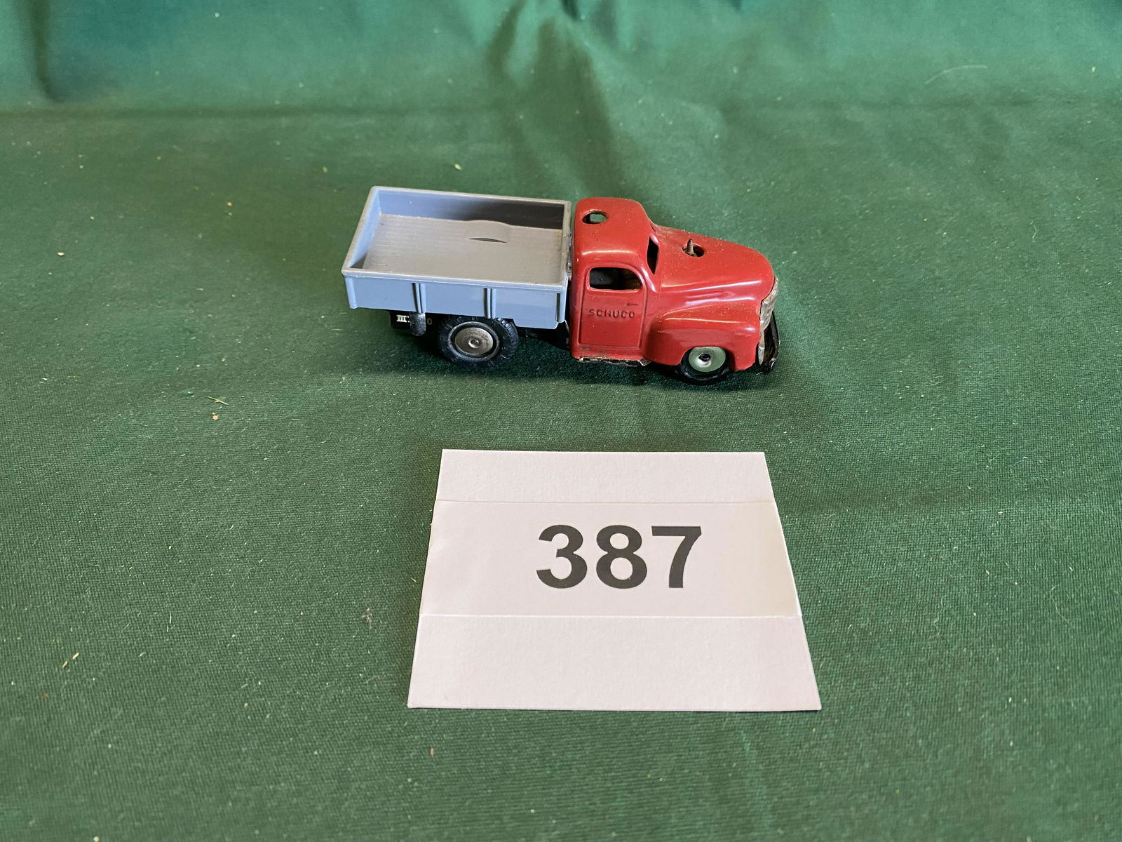 Schuco 3042 varianto-lasto (1 of 4)