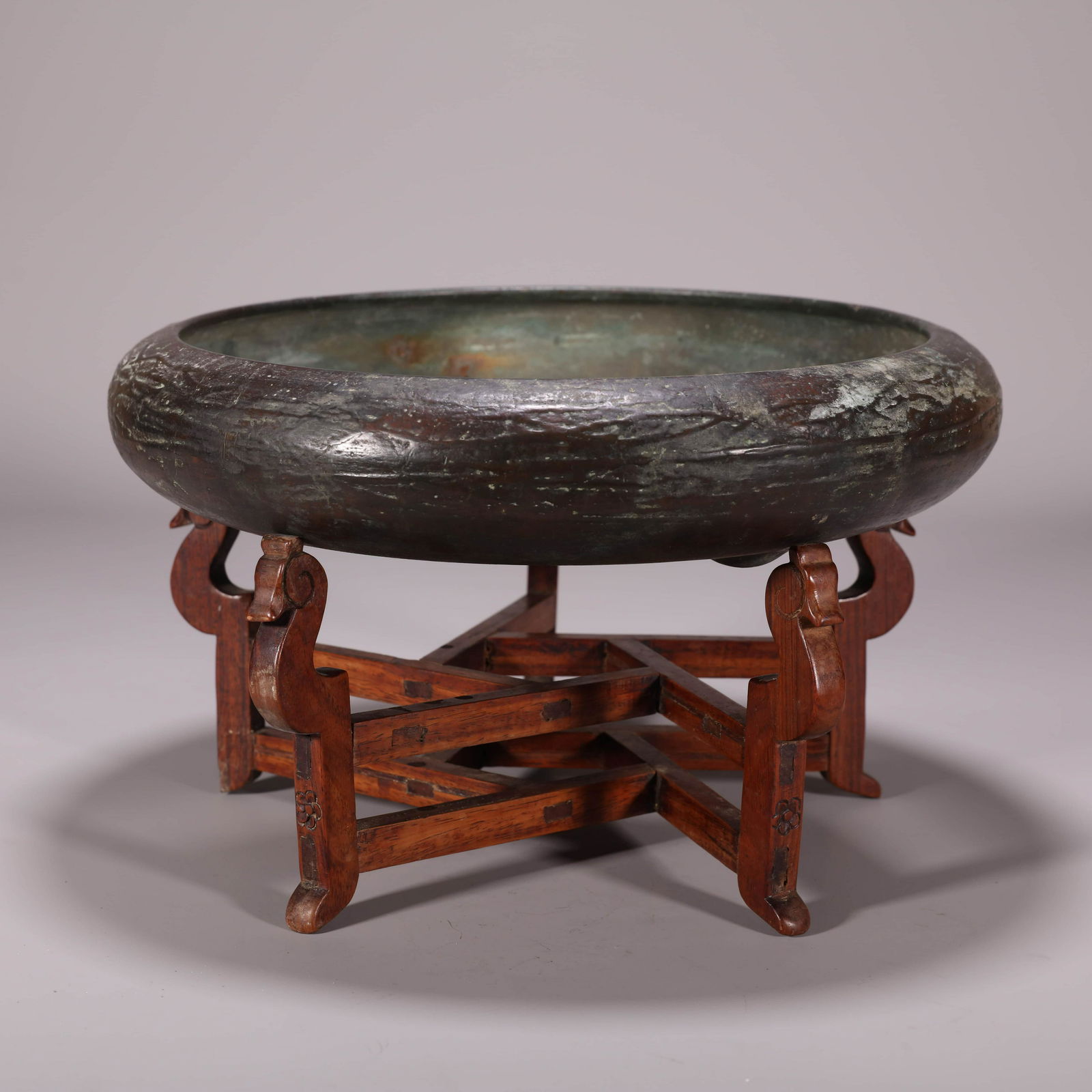 Bronze Censer with Huanghuali Stand (1 of 8)
