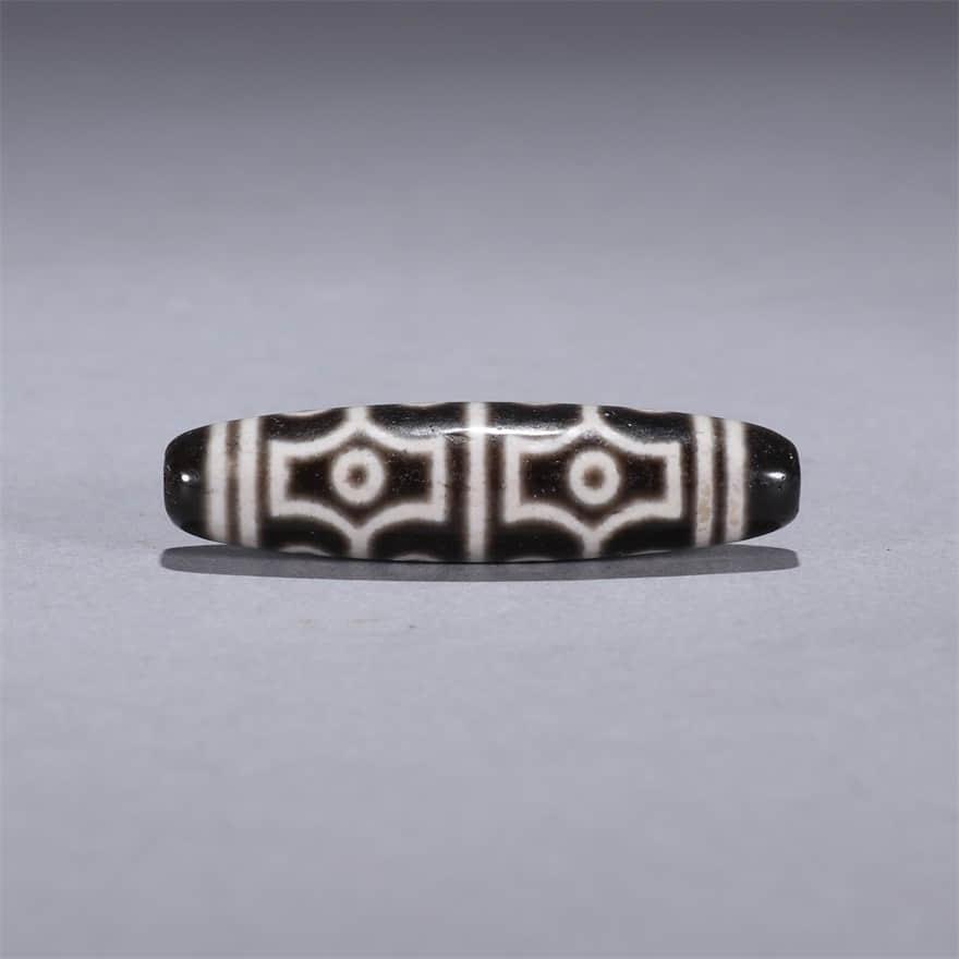 Twelve-eyes Dzi Bead (1 of 7)