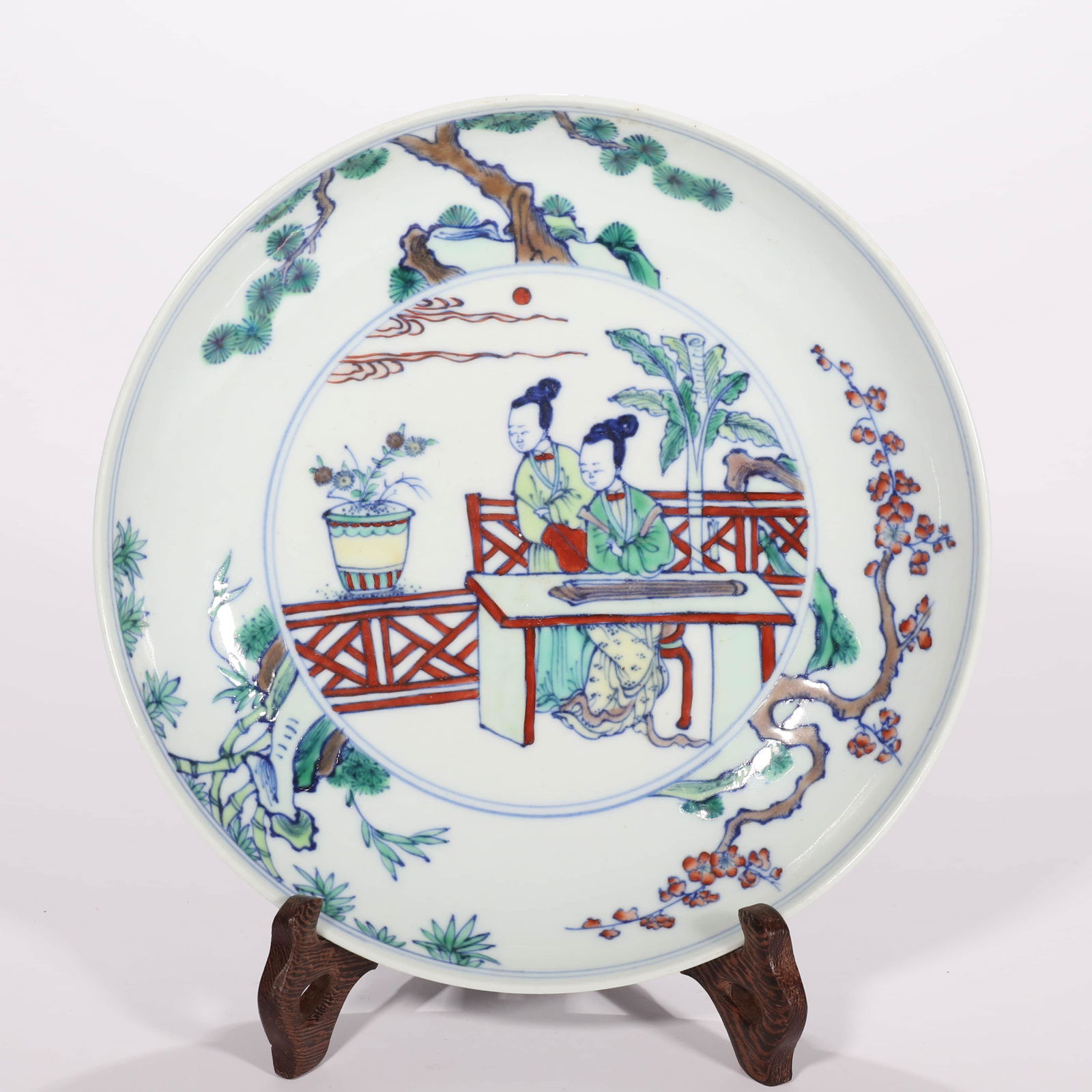 Wucai and Underglaze Blue Lady Figure Plate (1 of 6)