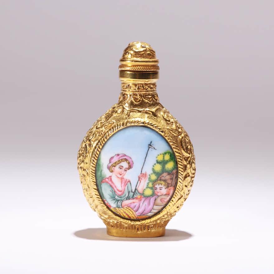 Bronze Enamel Enclosing Western Figure Snuff Bottle (1 of 7)