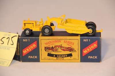 MATCHBOX M-1 CATERPILLAR EARTH MOVER: MATCHBOX M-1 CATERPILLAR EARTH MOVER