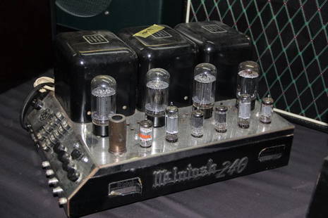 McIntosh 240 Watt Amplifier: McIntosh 240 Watt Amplifier