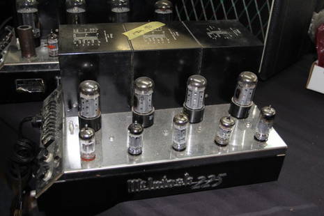 McIntosh 225 Watt Amplifier: McIntosh 225 Watt Amplifier