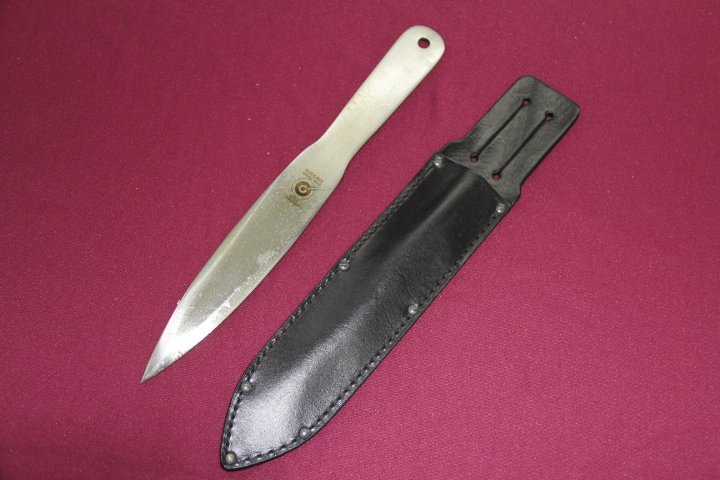 Blackjack Broad Head Sport Thrower: 264-940 Blackjack Broad Head sport thrower. Steel blade and handle with leather scabbard.