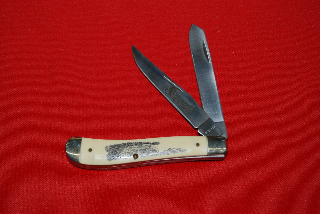 Schrade Scrimshaw Trapper Knife: 90-2586 Schrade Scrimshaw Trapper Knife