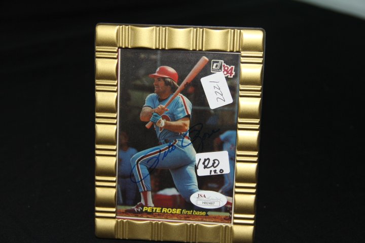 Pete Rose Signed Photograph: 120-2221 Signed Pete Rose Photograph.
