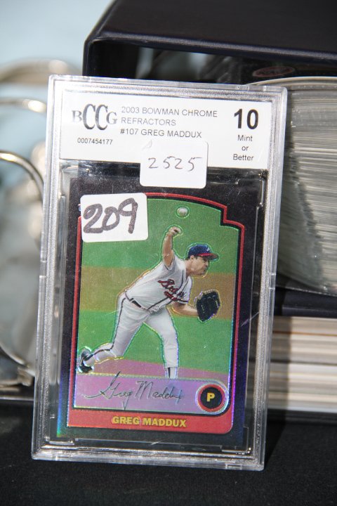Greg Maddux 2003 Baseball Card #10: 209-2525 Greg Maddux 2003 Baseball Card #10.