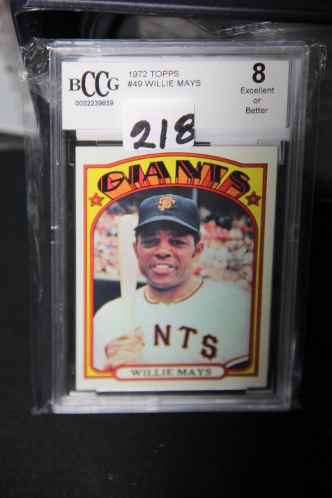 Willie Mays 1972 #8 Card: 218-2496 Willie Mays 1972 #8 Card.