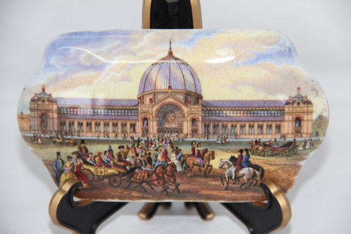 Prattware Lid: 155-933 Prattware lid with stand. "Crystal Palace".