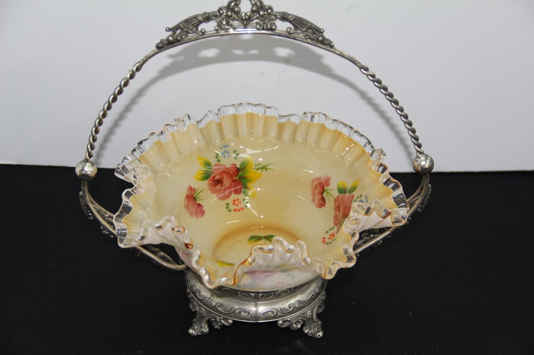 Rare Fenton Jamestown Brides Basket (1 of 6)
