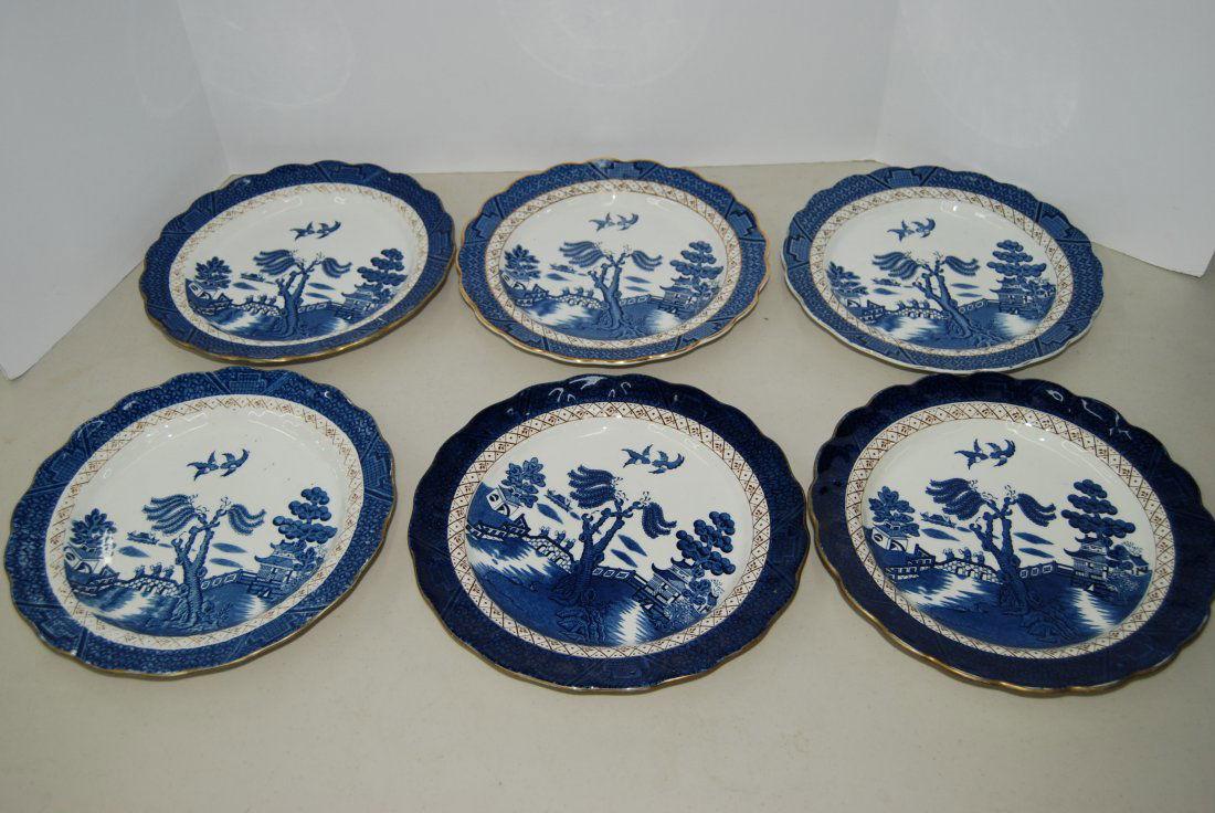 6 Booths "Real Old Willow" dinner plates (1 of 2)