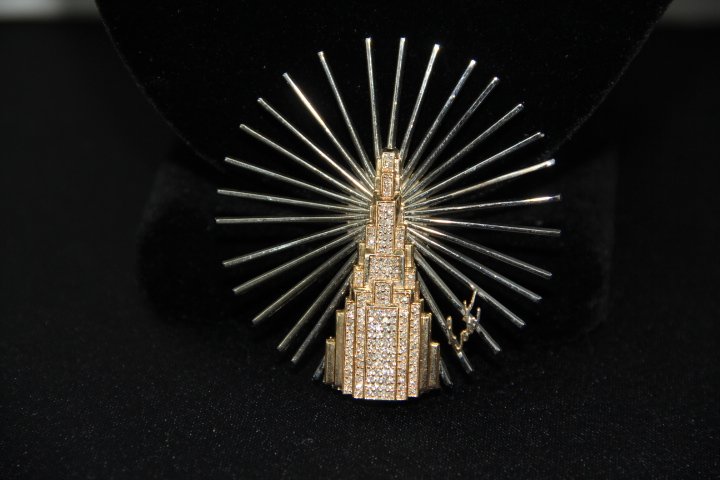 Erté "Manhattan" Brooch (1 of 2)