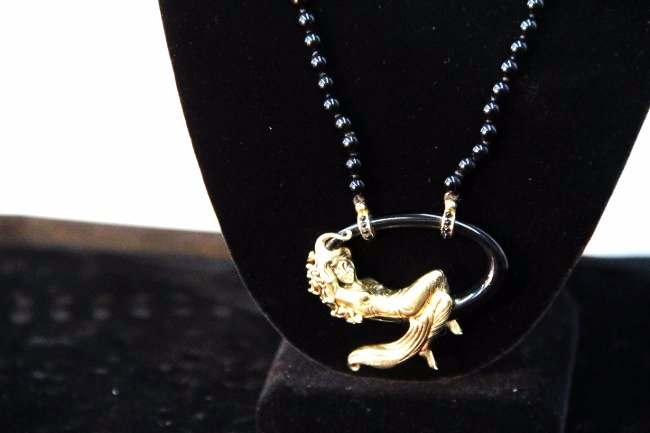 Erté "La Belle" Necklace (1 of 3)