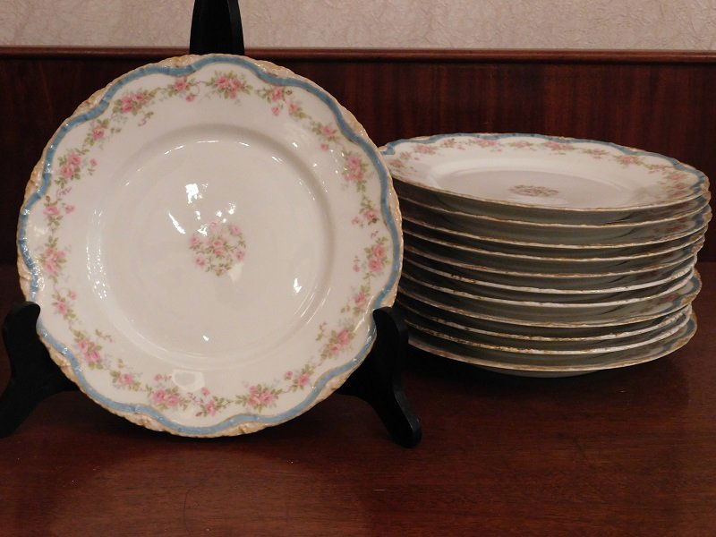 Set of Twelve Haviland Limoges Plates (1 of 3)