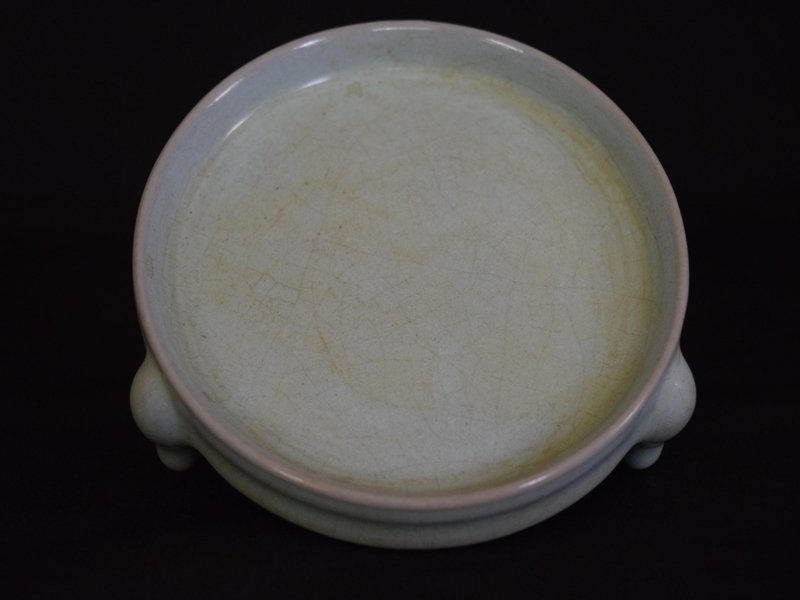 Chinese Brush Washer: Chinese brush washer. Measures 1 3/4 inches tall 5 1/2 inches diameter.