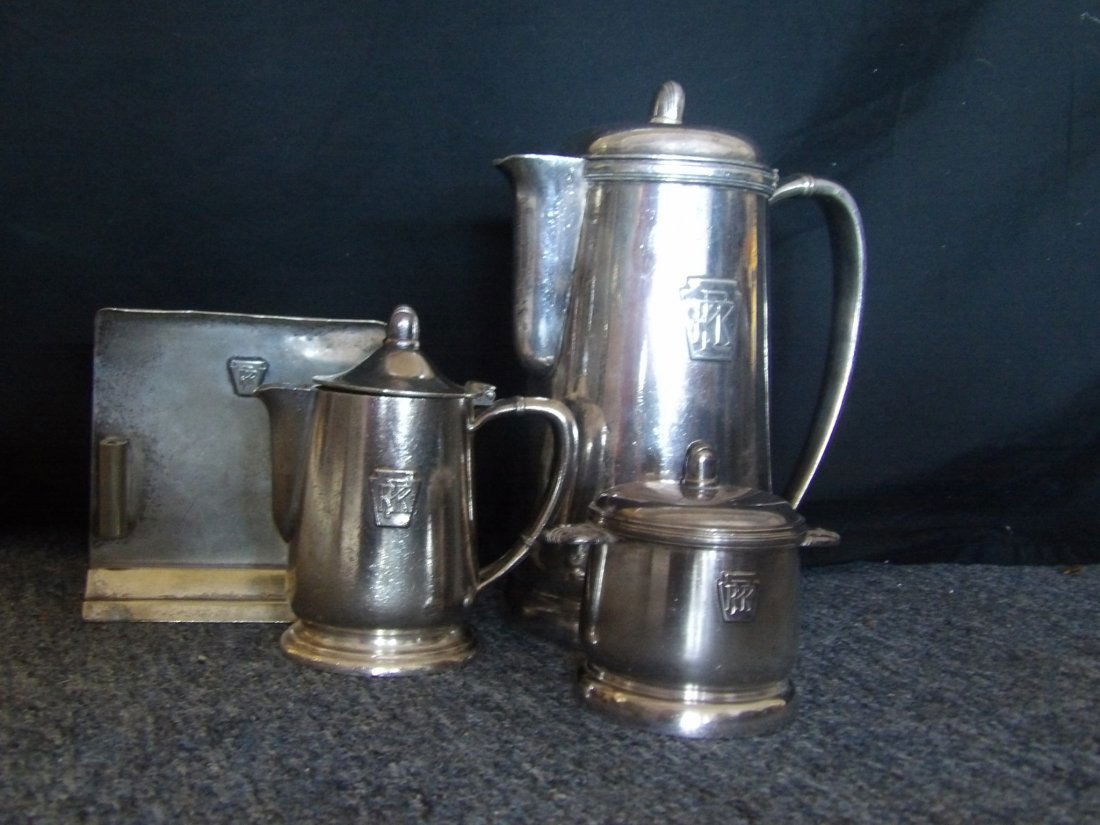 Antique Pennsylvania Railroad Dining Car Service ware (1 of 4)